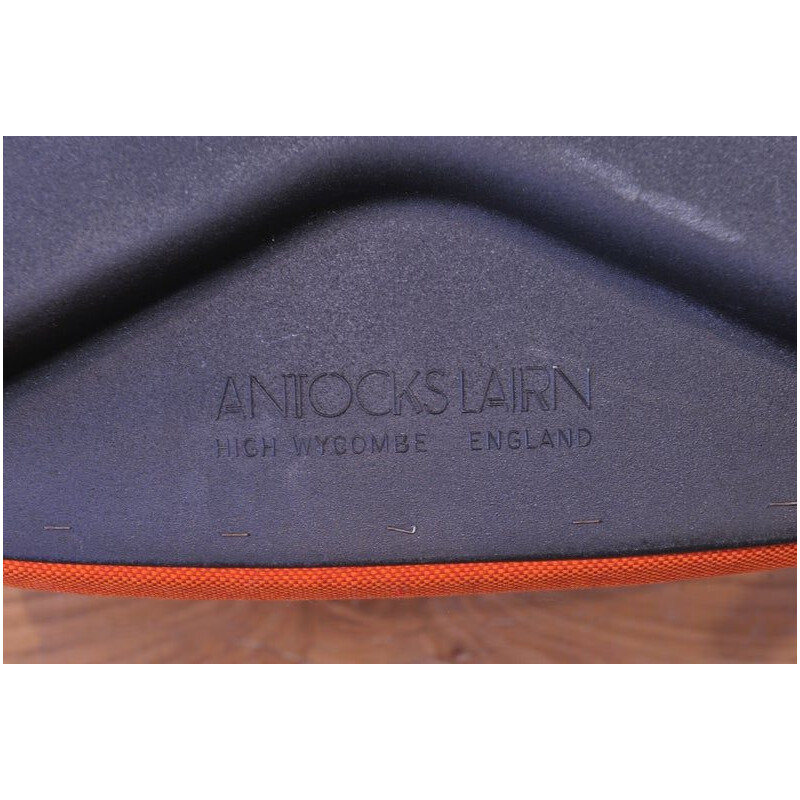 Sillón vintage cromado con tapicería naranja de Antocks Lairn