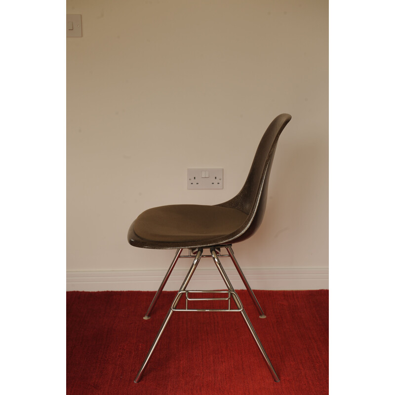 Alter DSS-Stuhl aus verchromtem Glasfasergewebe von Charles und Ray Eames für Herman Miller, 1980