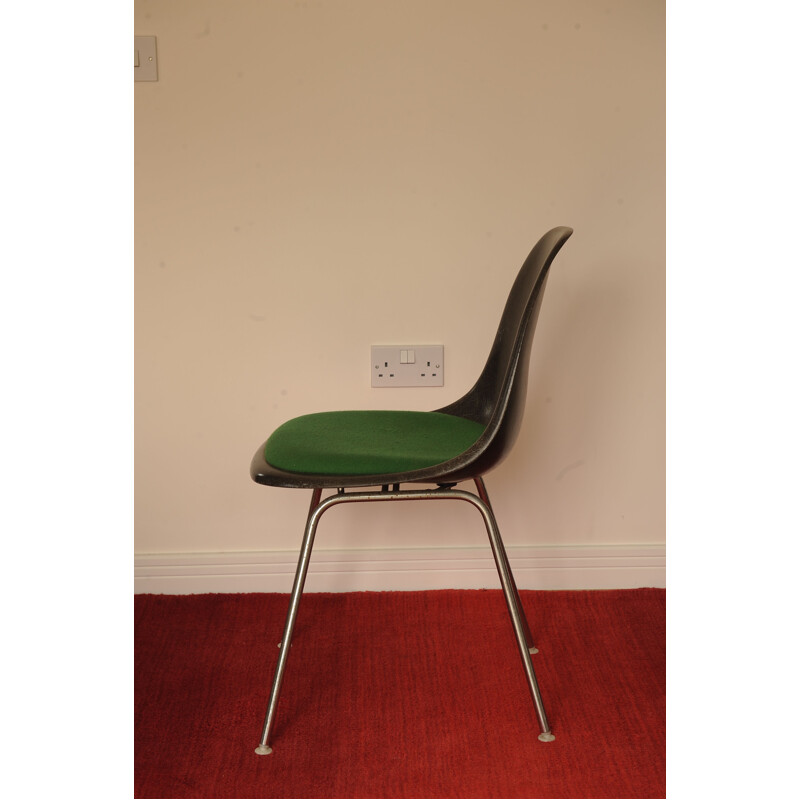 Chaise vintage en fibre par Charles et Ray Eames pour Herman Miller