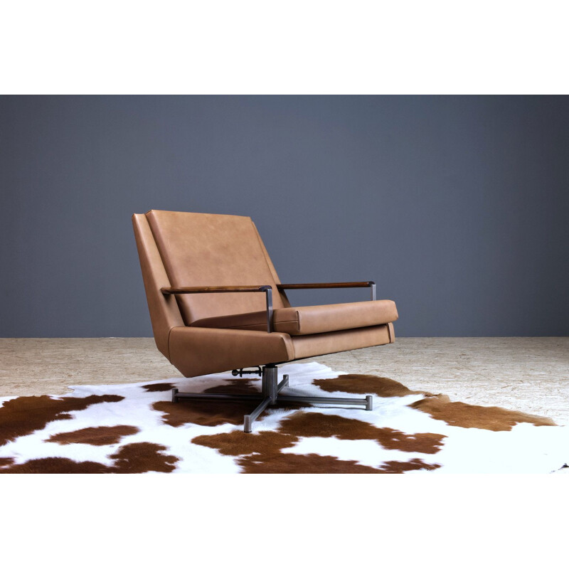 Chaise pivotante vintage en cuir de Louis Van Teeffelen en cuir brun, 1960