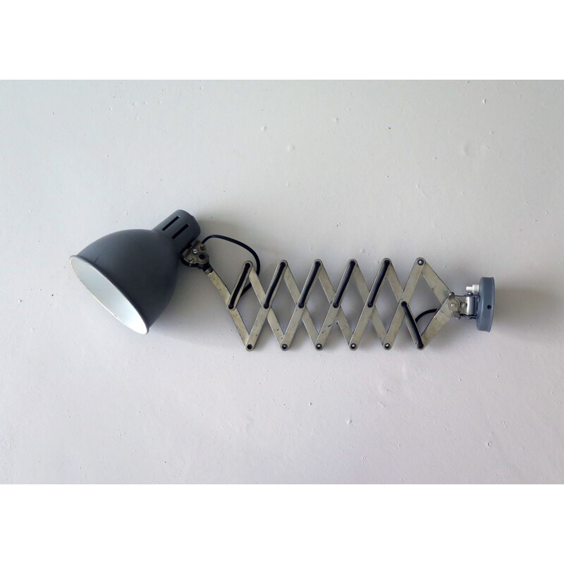 Vintage Extendable industrial wall lamp