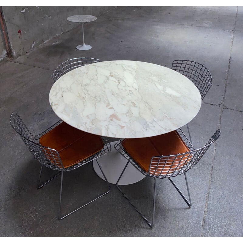 Vintage table Eero Saarinen by Knoll