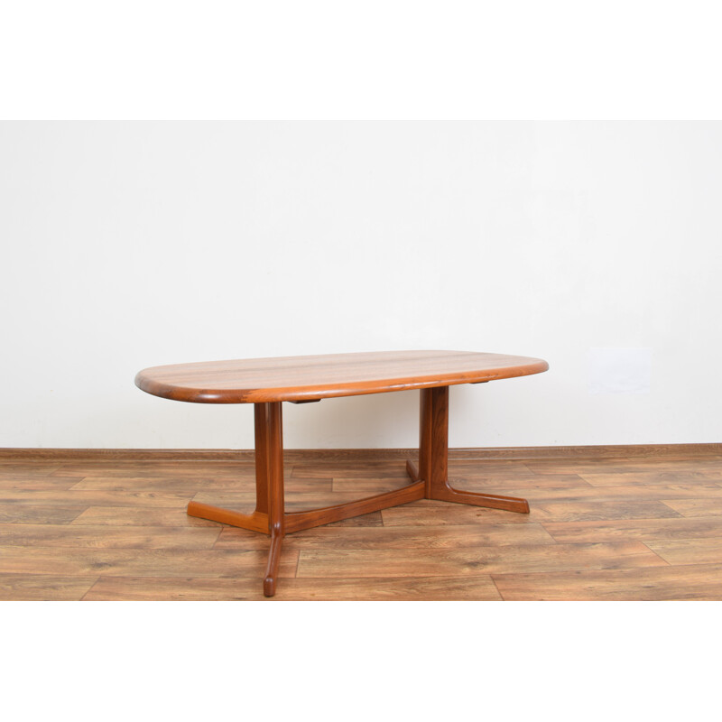 Vintage solid teak coffee table in Dyrlund, Denmark 1970