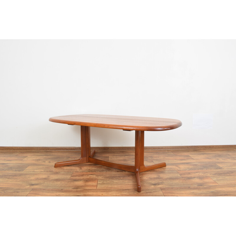 Vintage solid teak coffee table in Dyrlund, Denmark 1970