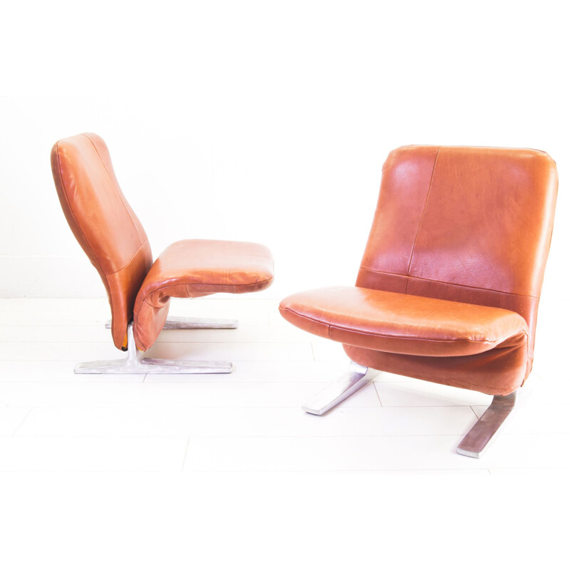 Pair of Vintage Concorde chairs in Buffalo leather Piere Paulin for Artifort 