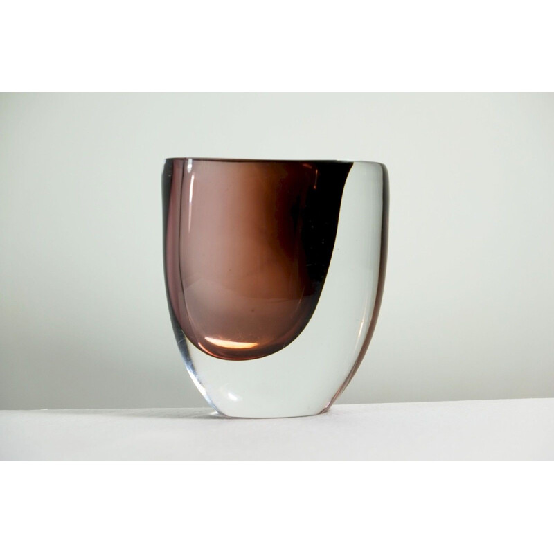 Scandinavian Kosta asymetrical brown vase in glass, Vicke LINDSTRAND - 1950s