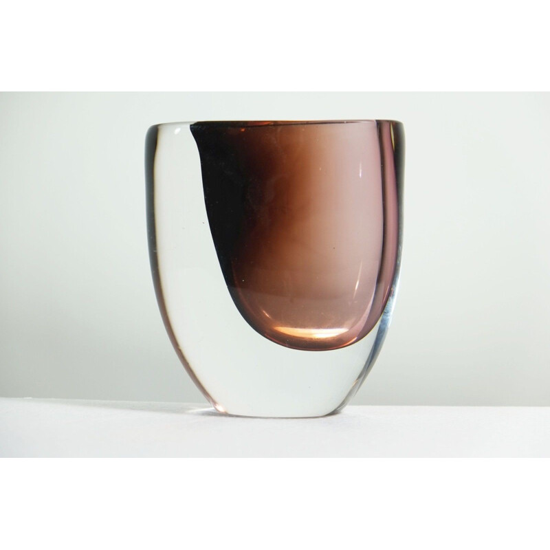 Scandinavian Kosta asymetrical brown vase in glass, Vicke LINDSTRAND - 1950s