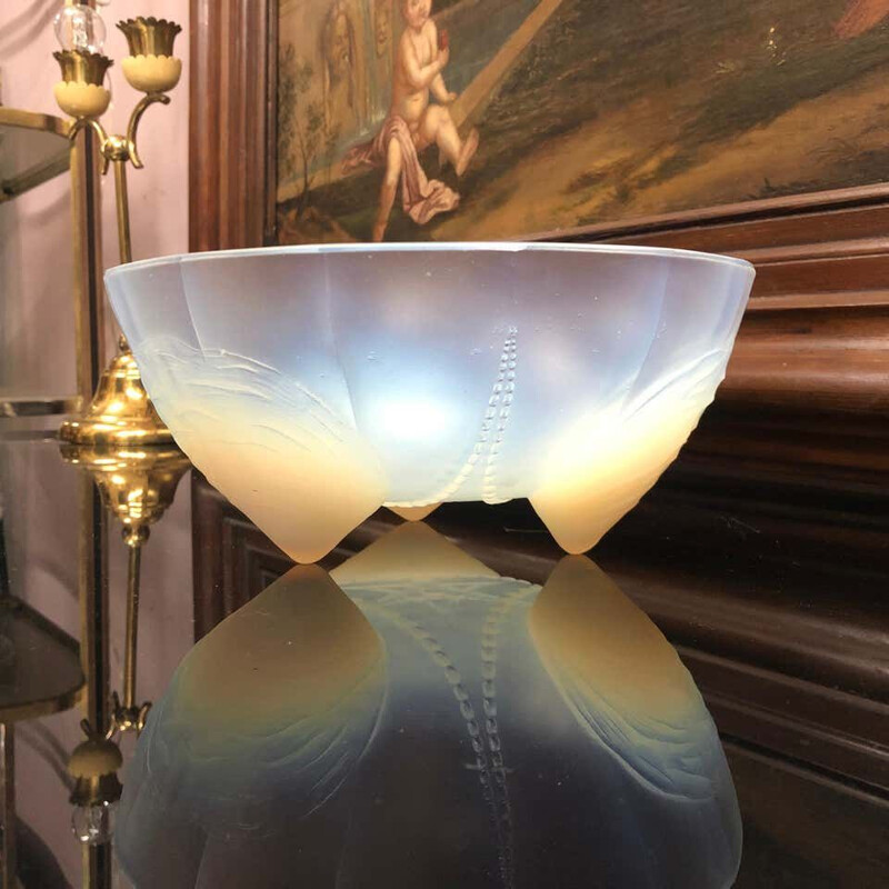 Bol vintage de cristal Art Déco opalescent français 1930