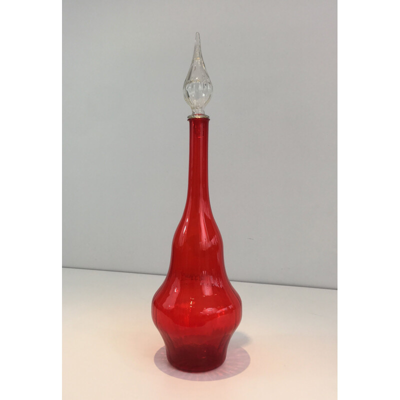 Botella vintage de vidrio rojo, 1970