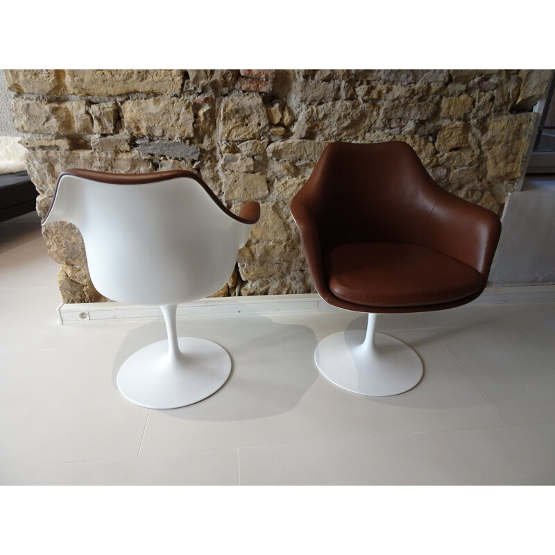 Pair of vintage swivel armchairs by Eero Saarinen for Knoll 1990