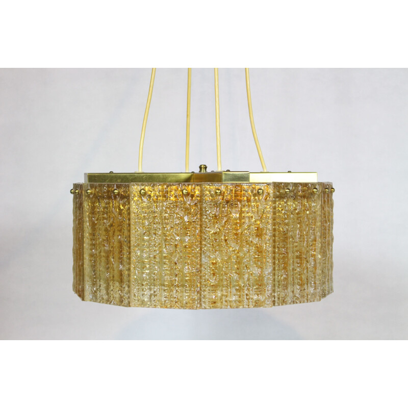 Lámpara de suspensión vintage de cristal dorado y latón de Carl Fagerlund para Orrefors, 1960