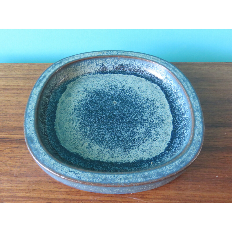 Vintage stoneware deep dish 