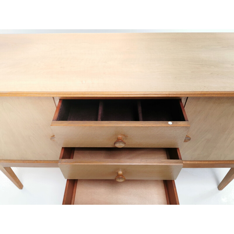 Enfilade vintage anglaise en bois blond par Gordon Russell