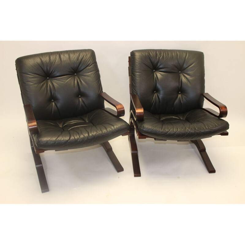 Pair of Vintage Kengu lounge chairs Leather by Elsa & Nordahl Solheim for Rybo Rykken & Co