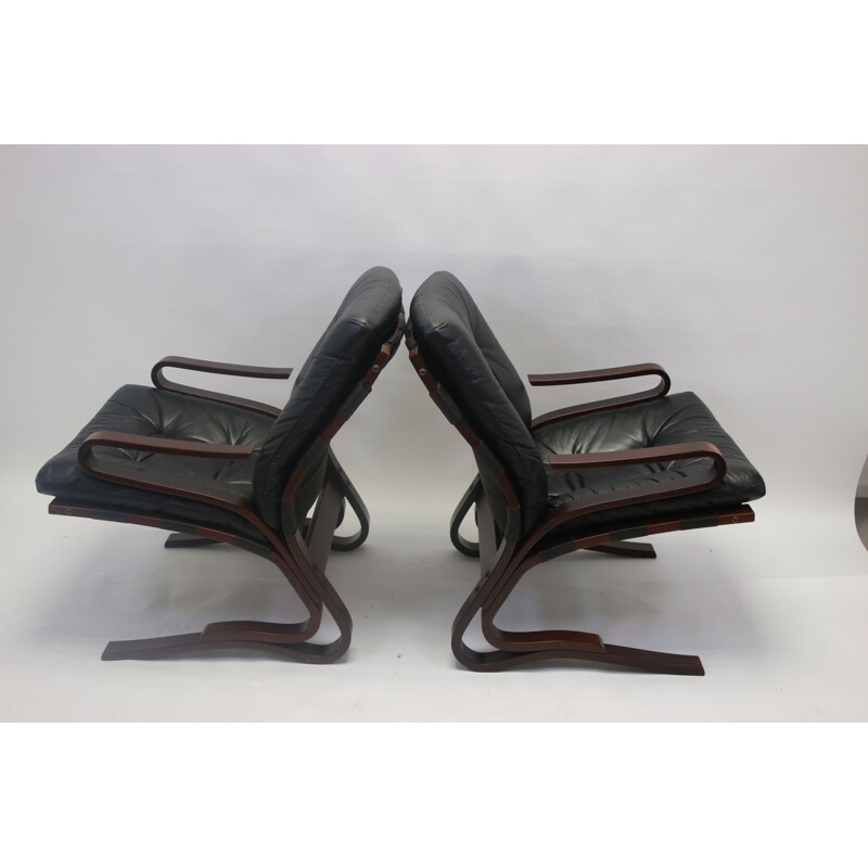 Pair of Vintage Kengu lounge chairs Leather by Elsa & Nordahl Solheim for Rybo Rykken & Co