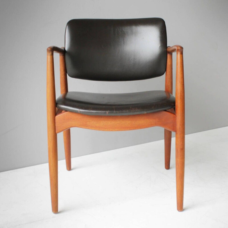 Sillón vintage de teca y cuero modelo SJ 67 de ERIK BUCH para Ørum Møbler, Dinamarca 1950