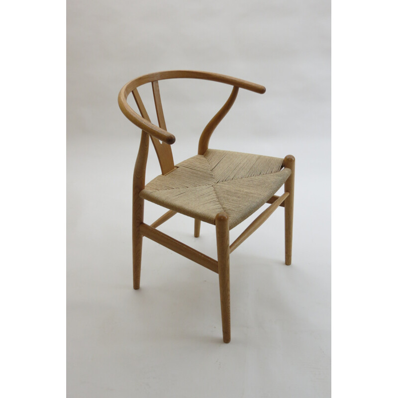 Carl Hansen "Wishbone" chair in oak and paper cord, Hans WEGNER - 1940s