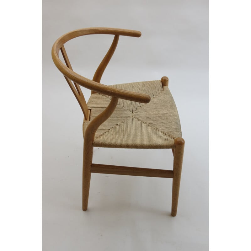 Carl Hansen "Wishbone" chair in oak and paper cord, Hans WEGNER - 1940s