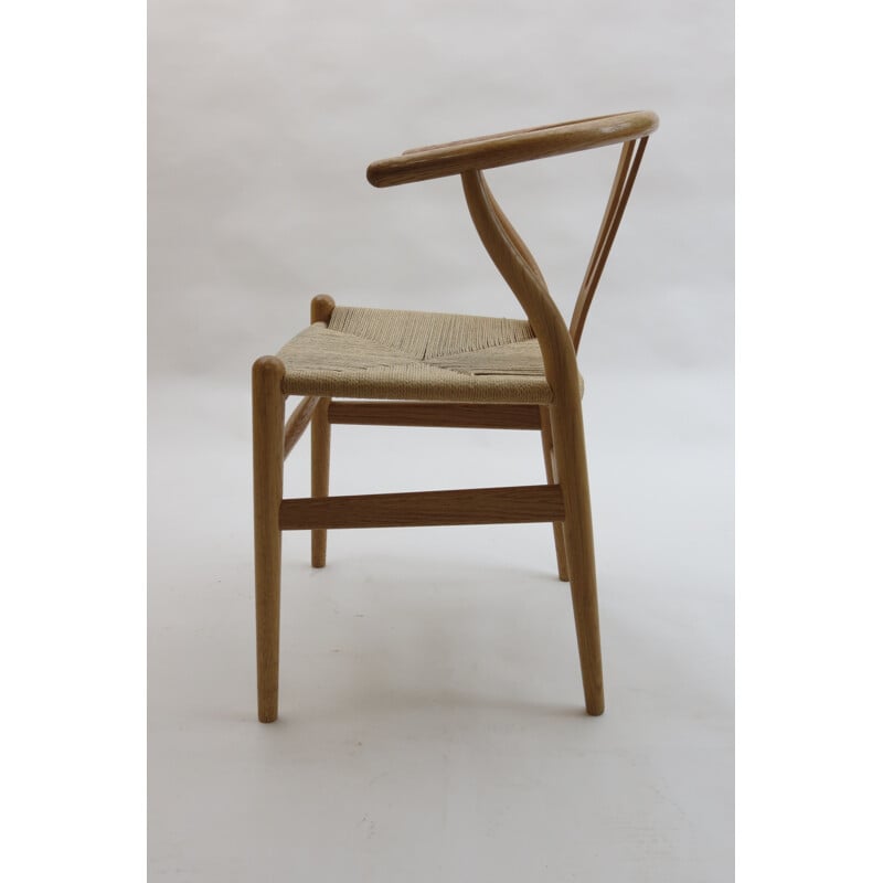 Carl Hansen "Wishbone" chair in oak and paper cord, Hans WEGNER - 1940s