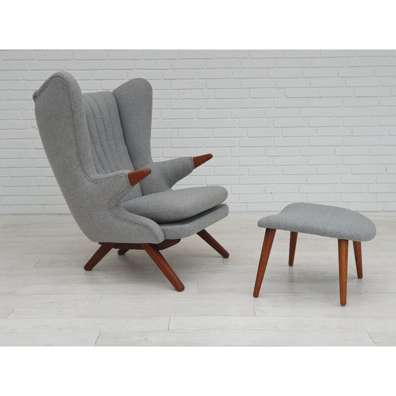 Vintage fully upholstered Danish chair by Svend Skipper, 1970