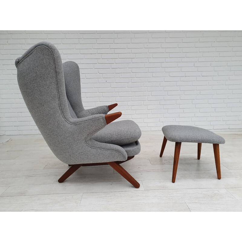 Vintage fully upholstered Danish chair by Svend Skipper, 1970