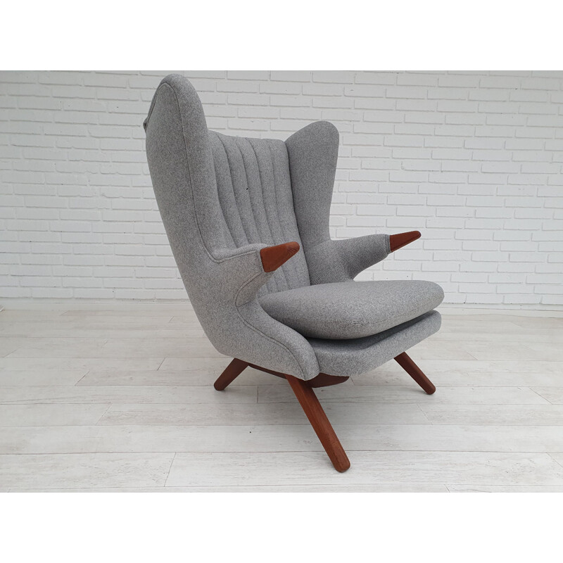 Vintage fully upholstered Danish chair by Svend Skipper, 1970