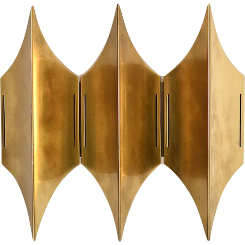 Mid Century "Gothic III" wall lamp in brass. Designed by Bent Karlby for Lyfa 1960s