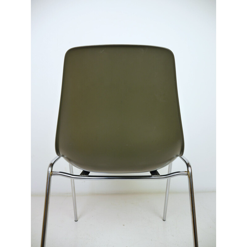Chaise empilable vintage en fibre de verre par Georg Leowald pour Wilkhahn, Allemagne 1950