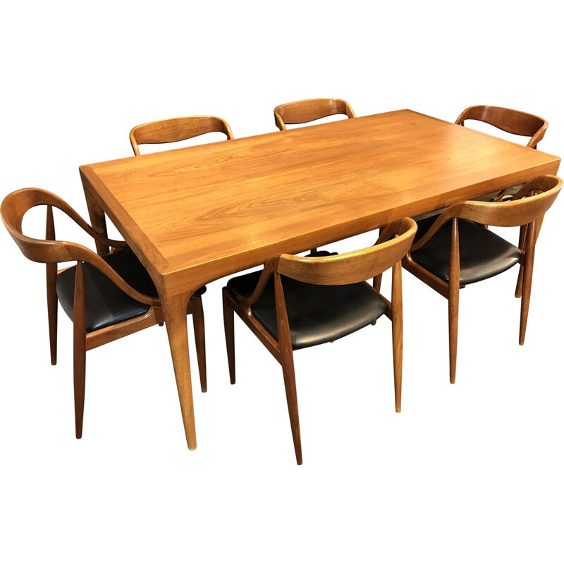 Set of 6 chairs with large table by Johannes Andersen for Uldum Mobelfabrik