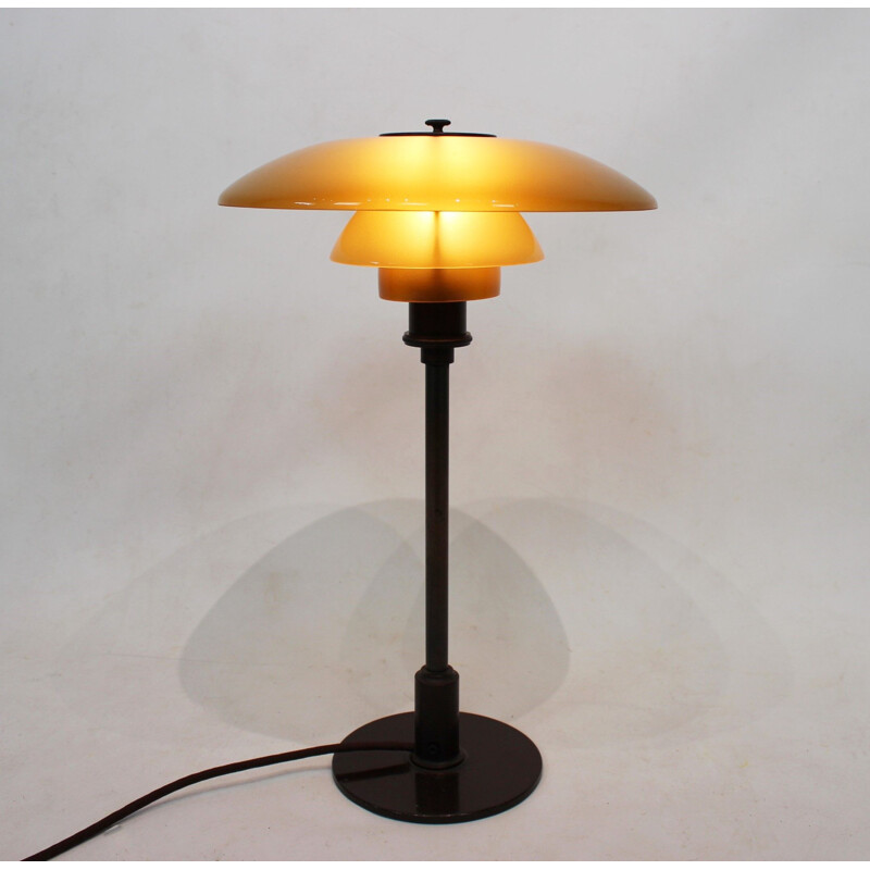 Vintage PH 32 tablelamp with shades of amber colored glass and frame of burnished brass, by Poul Henningsen,1930s