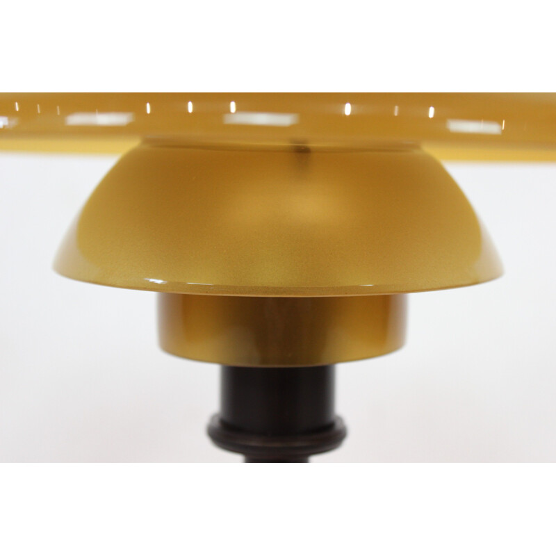 Vintage PH 32 tablelamp with shades of amber colored glass and frame of burnished brass, by Poul Henningsen,1930s