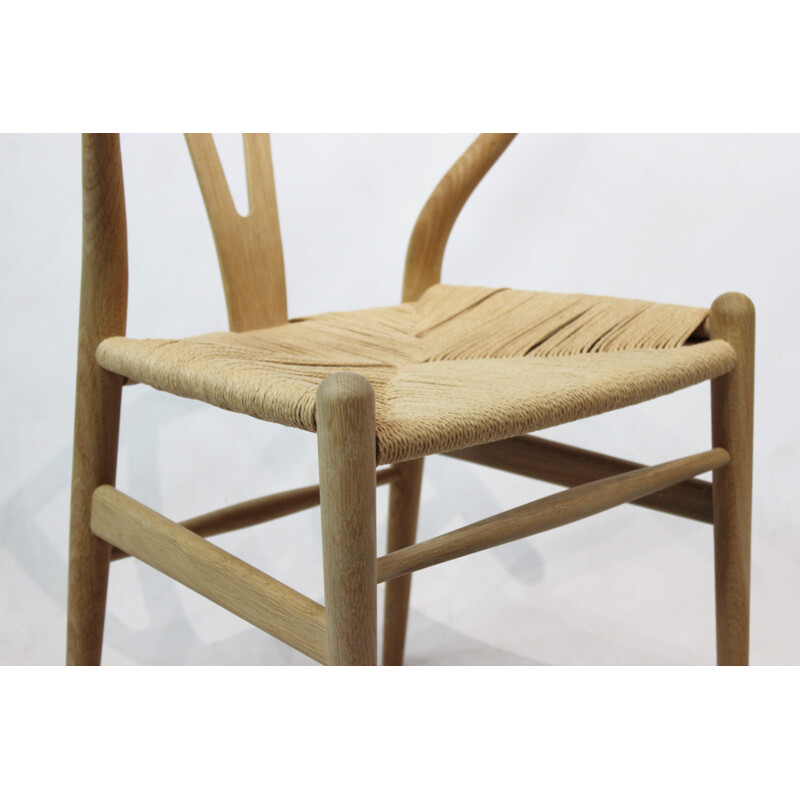 Vintage Y-chairs, model CH24, in oak and paper cord by Hans J. Wegner for Carl Hansen & Son 1960s