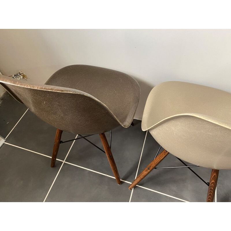 4 vintage chairs dsw brown greige eames herman miller walnut 1970