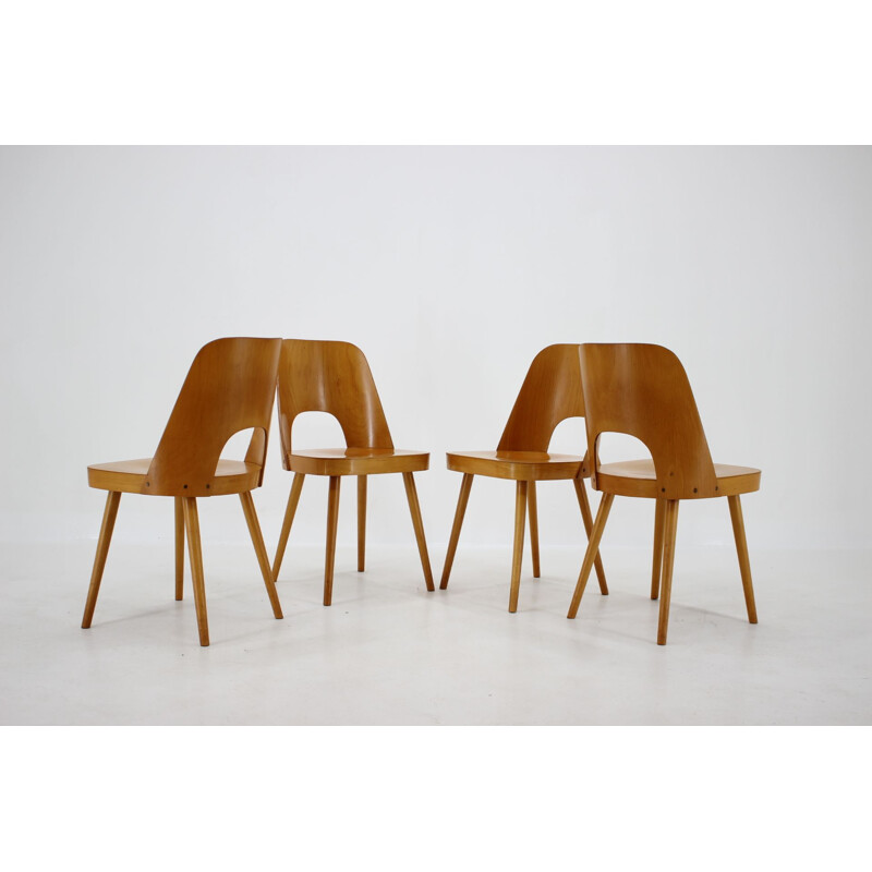 Lot de 4 chaises  vintage en hêtre d'Oswald Haerdtl pour TonThonet, Tchécoslovaquie, 1960