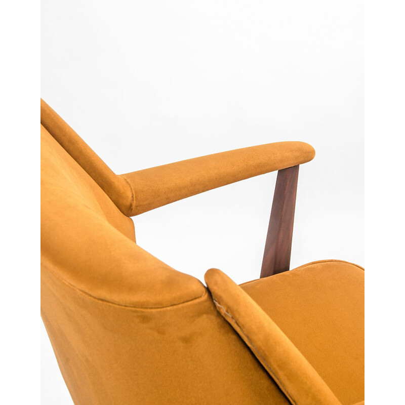 Vintage teakhouten fauteuil met Baghera stof