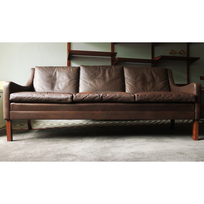 Canapé 3 places vintage en cuir brun foncé, pieds en palissandre danois 