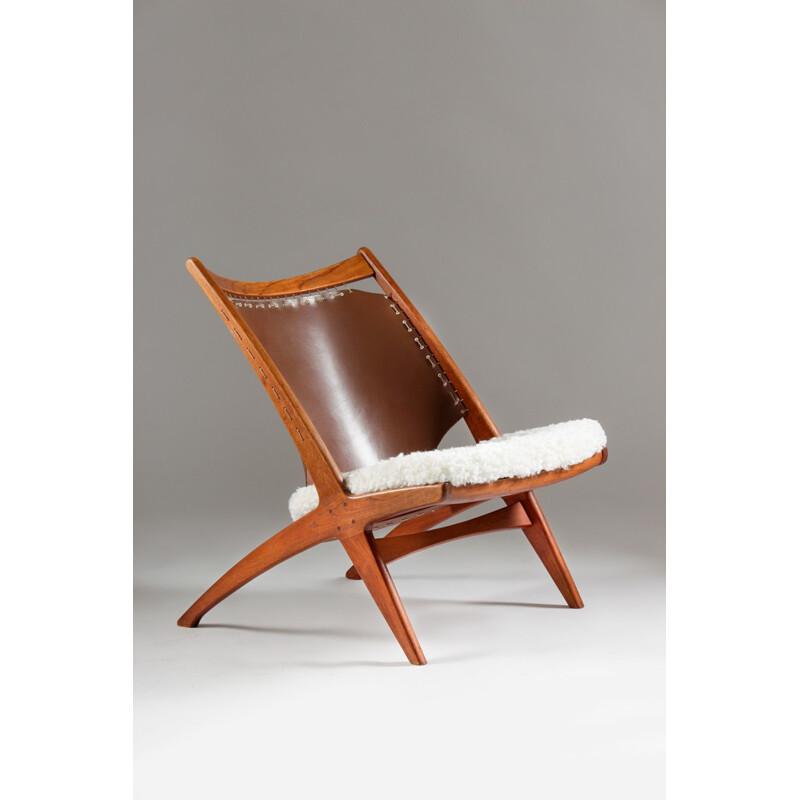 Krysset low chair in leather and sheepskin, Frederik KAYSER - 1950s