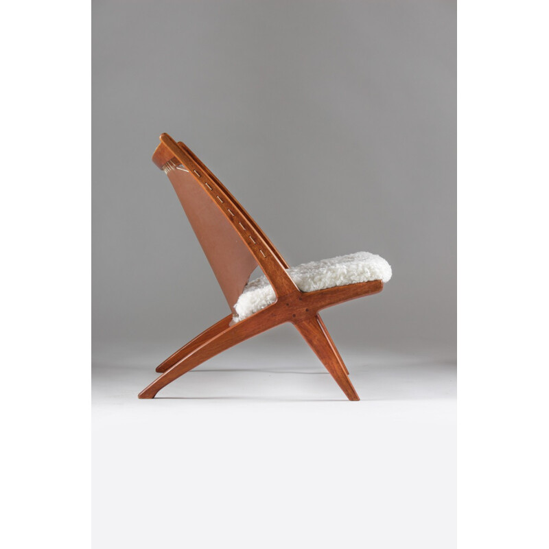 Krysset low chair in leather and sheepskin, Frederik KAYSER - 1950s