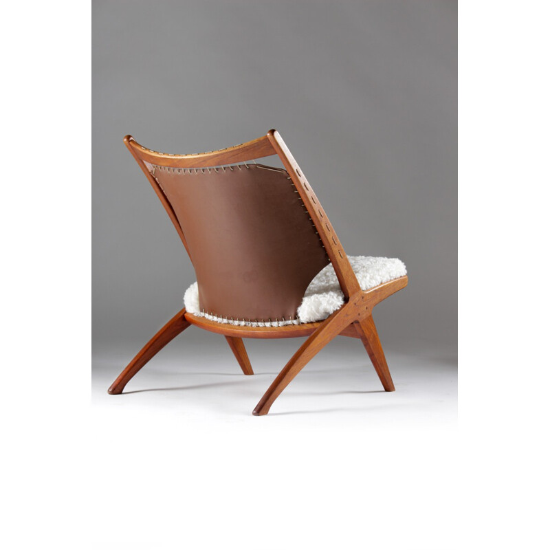 Krysset low chair in leather and sheepskin, Frederik KAYSER - 1950s