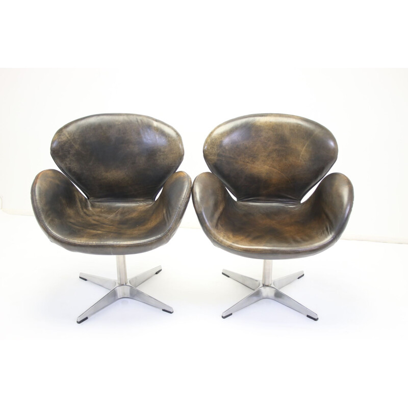 Pair of Vintage Swan Armchair by Arne Jacobsen for Fritz Hansen 1970