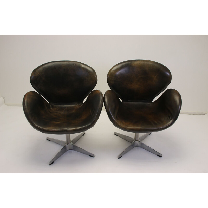 Paire de fauteuils Vintage Swan d'Arne Jacobsen pour Fritz Hansen 1970