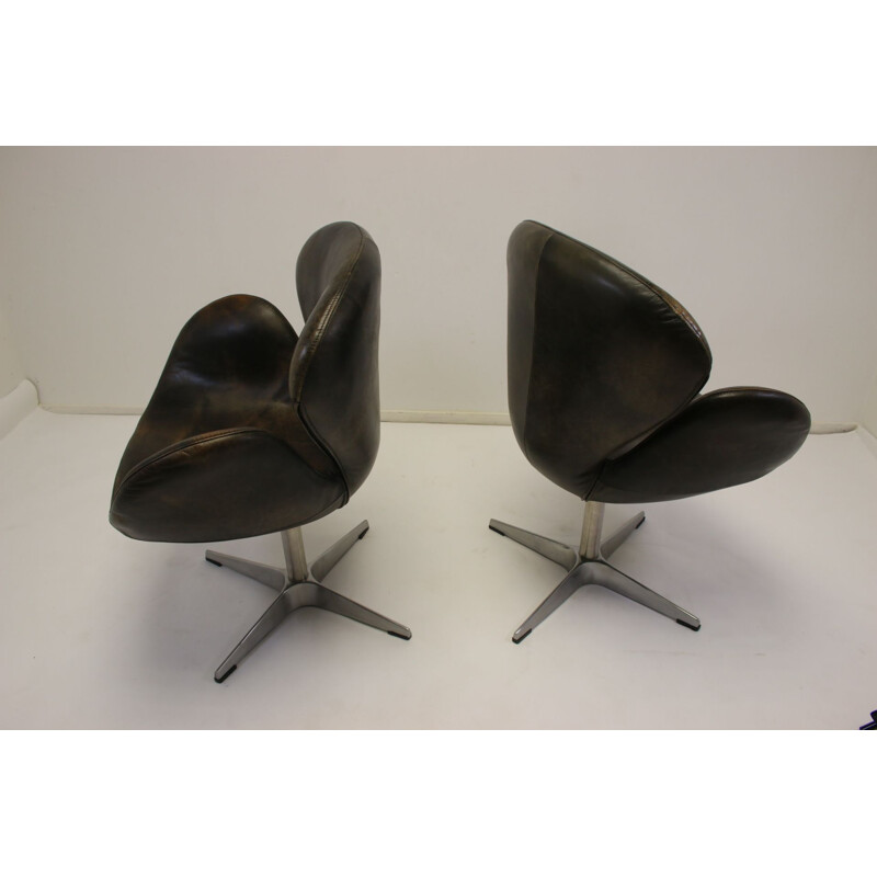 Pair of Vintage Swan Armchair by Arne Jacobsen for Fritz Hansen 1970