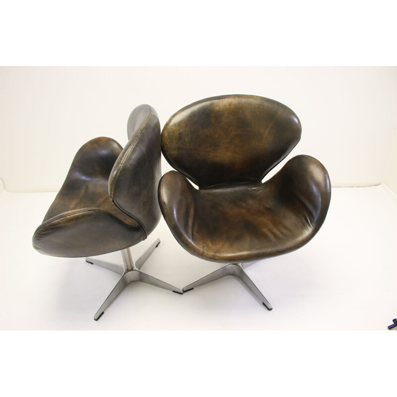 Paire de fauteuils Vintage Swan d'Arne Jacobsen pour Fritz Hansen 1970