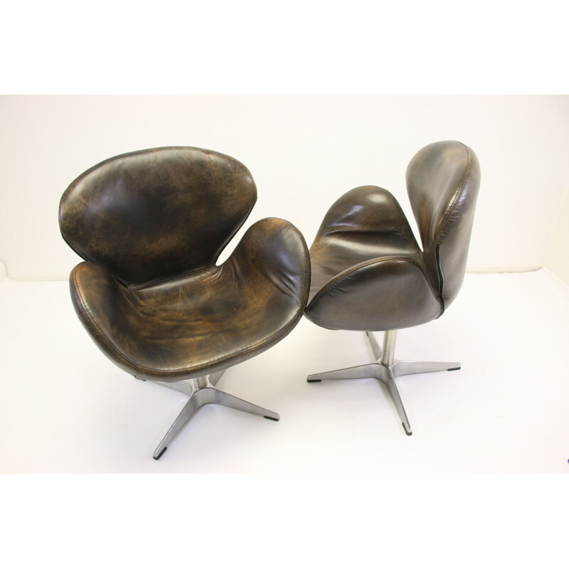 Pair of Vintage Swan Armchair by Arne Jacobsen for Fritz Hansen 1970