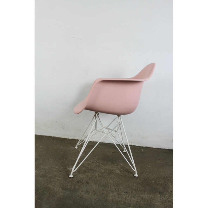 Vintage Plastic DAR armchair rosè, Charles Eames for Vitra