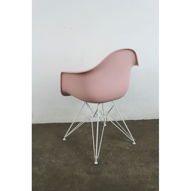 Vintage Plastic DAR armchair rosè, Charles Eames for Vitra