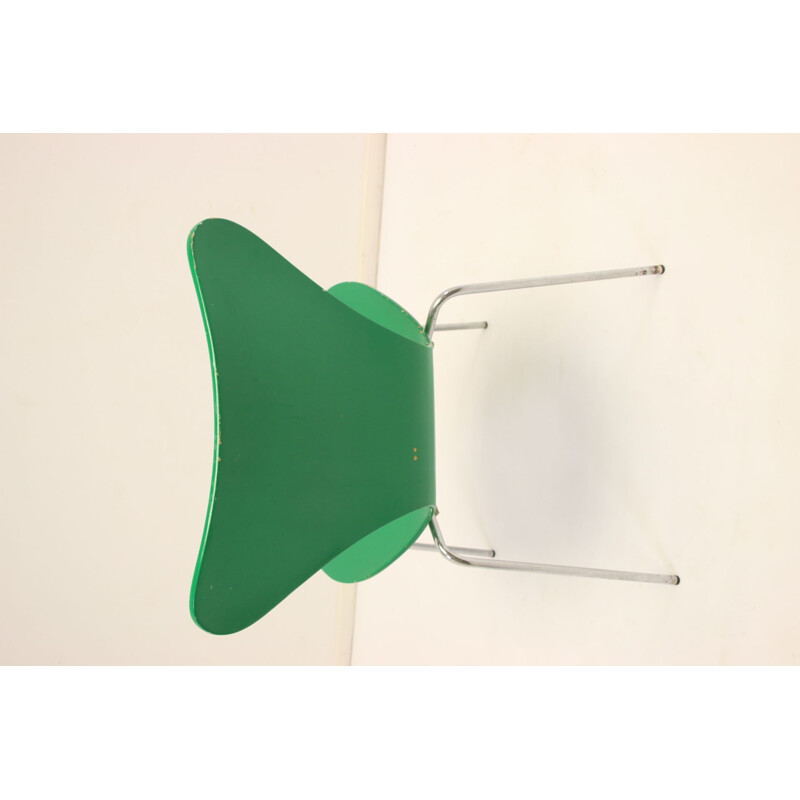 Vintage Model 3107 dining table chair green by Arne Jacobsen 1979 