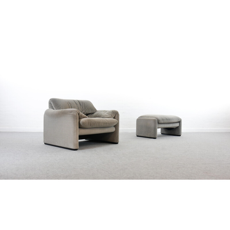 Vintage Chair and Ottoman Stool in grey Cassina Maralunga 1973