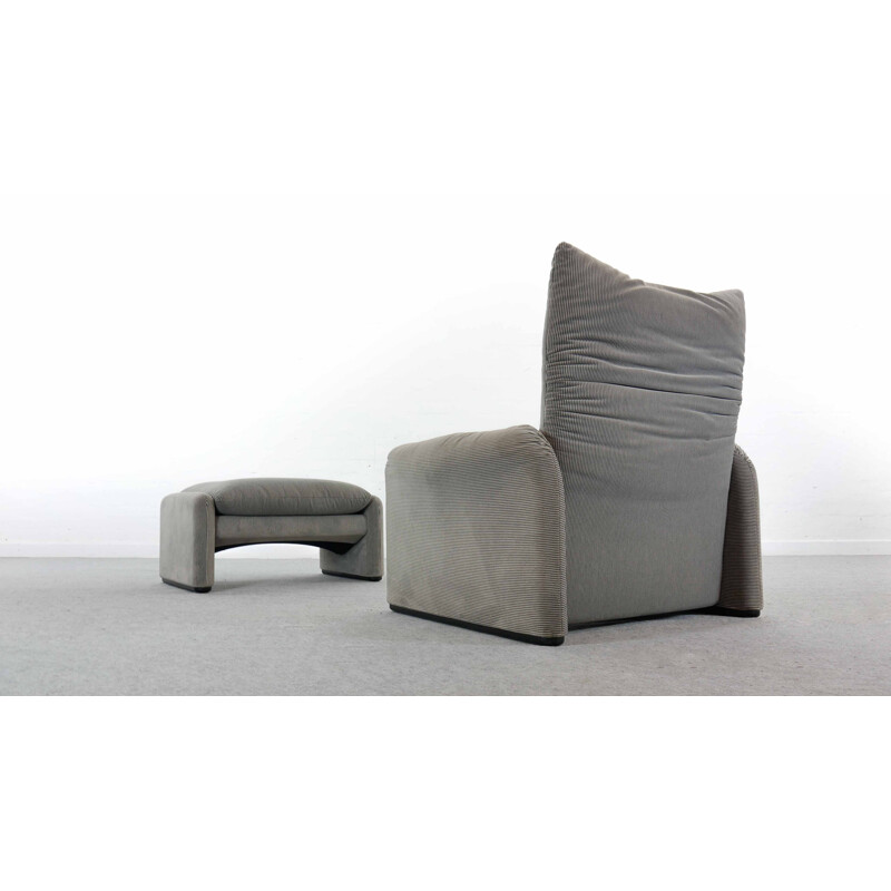 Vintage Chair and Ottoman Stool in grey Cassina Maralunga 1973