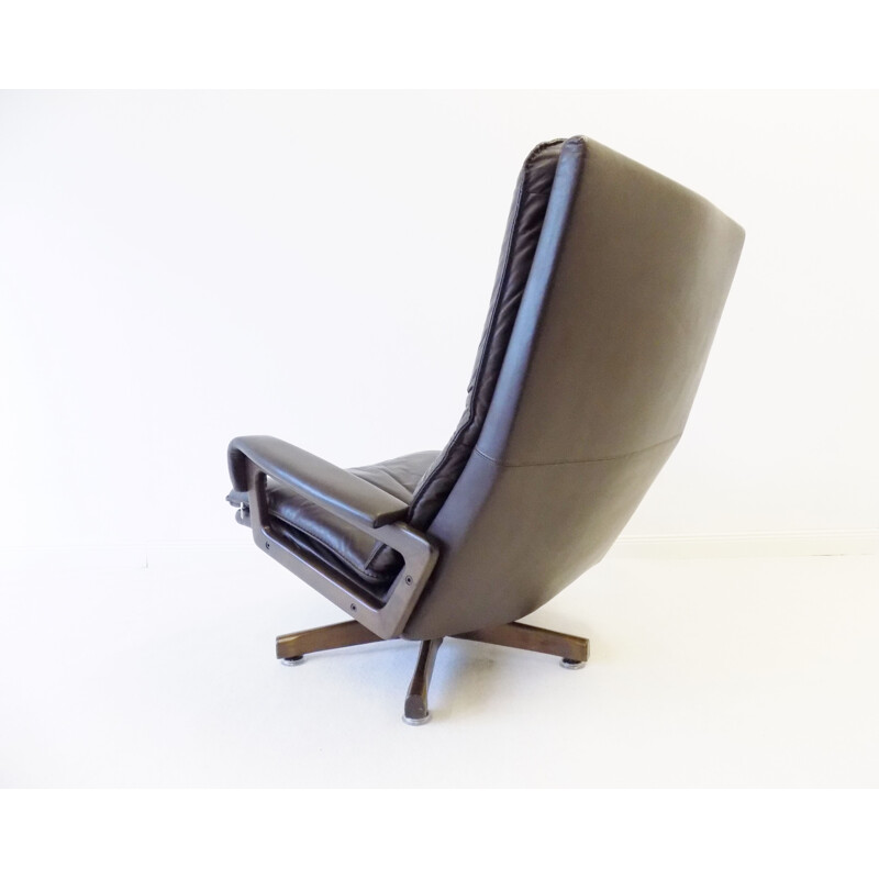 Fauteuil vintage Strässle King vintage fauteuil en cuir brun d'André Vandenbeuck par WK